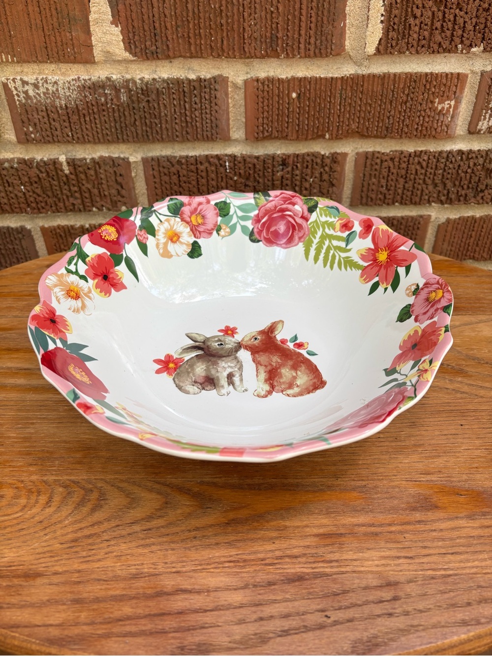 Windham Park Tableware Porcelain Kissing Bunny Red Serving Bowl